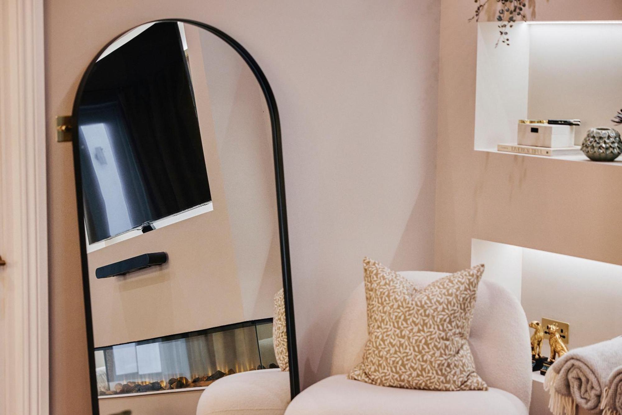 Luxury Fulham Townhouse With A Bar & Games * London