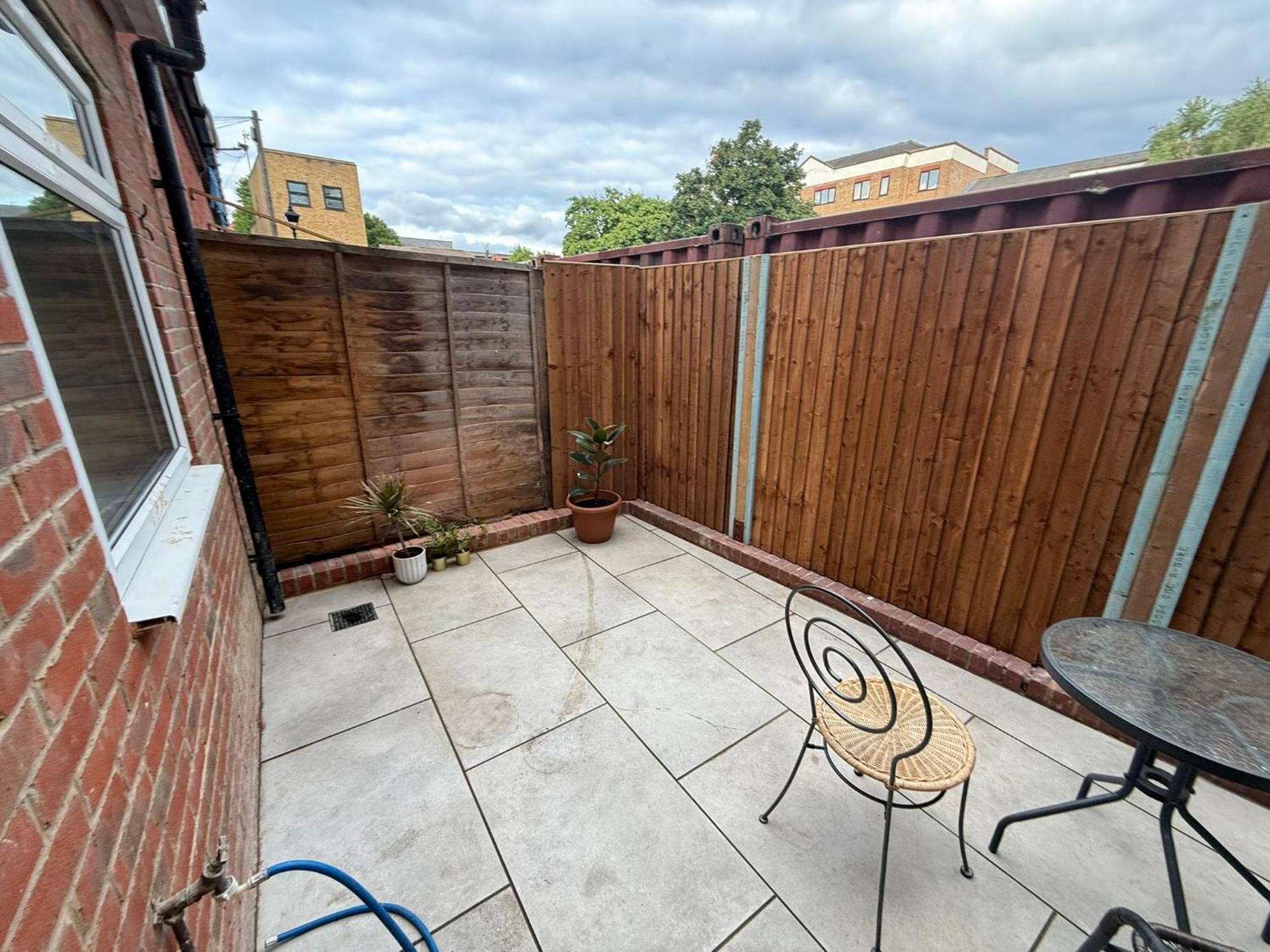 Apartamento Entire One Bedroom Apartment With Living Room And Private Garden Bright And Spacious *