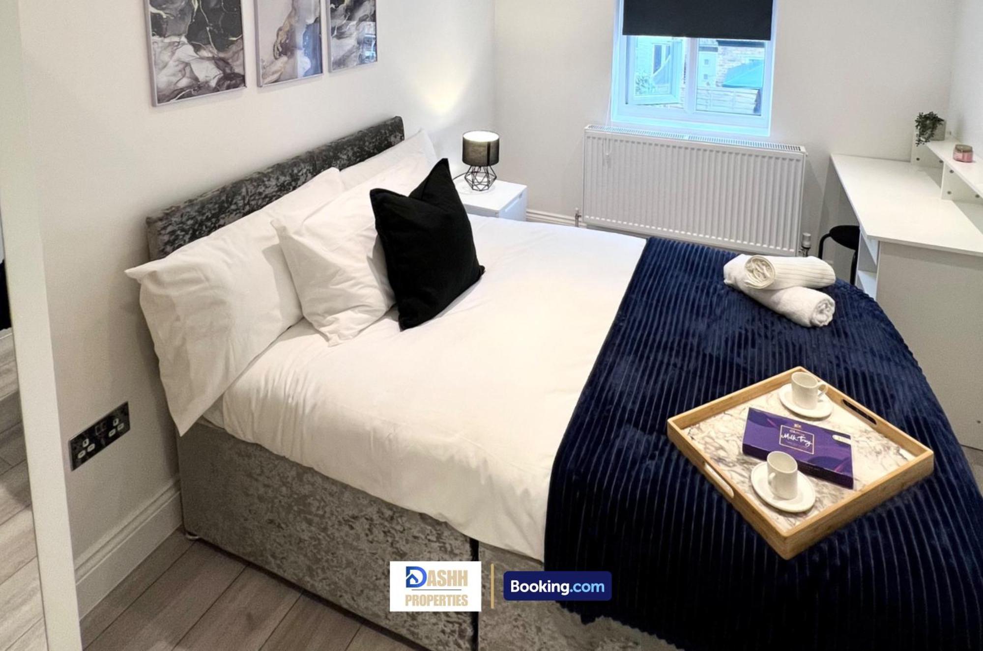 Two Bedroom By Dashh Short Lets & Serviced In Shepherds Bush With Free Wifi London