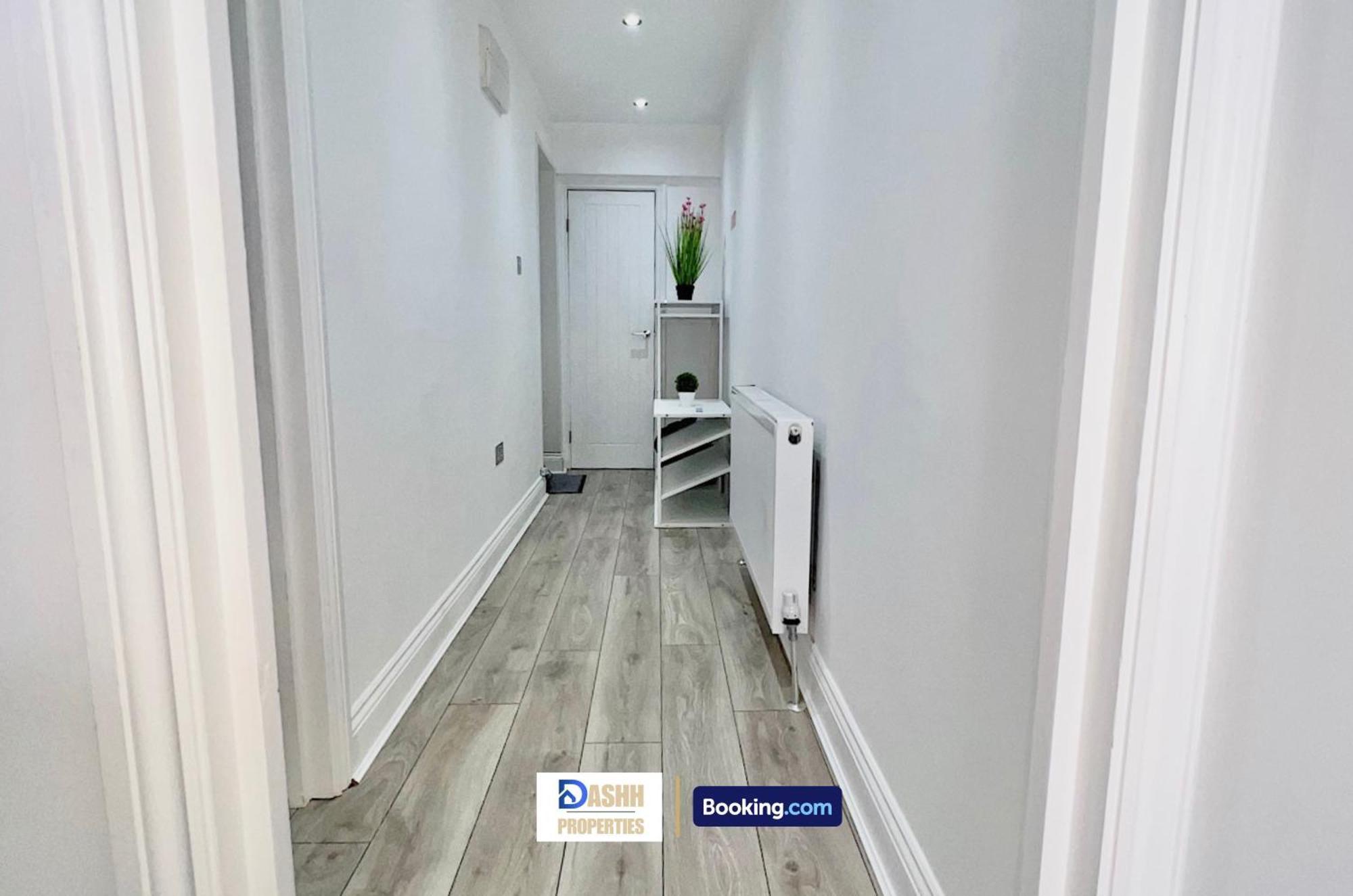 Hébergement de vacances Three Bedroom By Dashh Short Lets & Serviced In Shepherds Bush Sleeps 9 With Free Wifi Londres