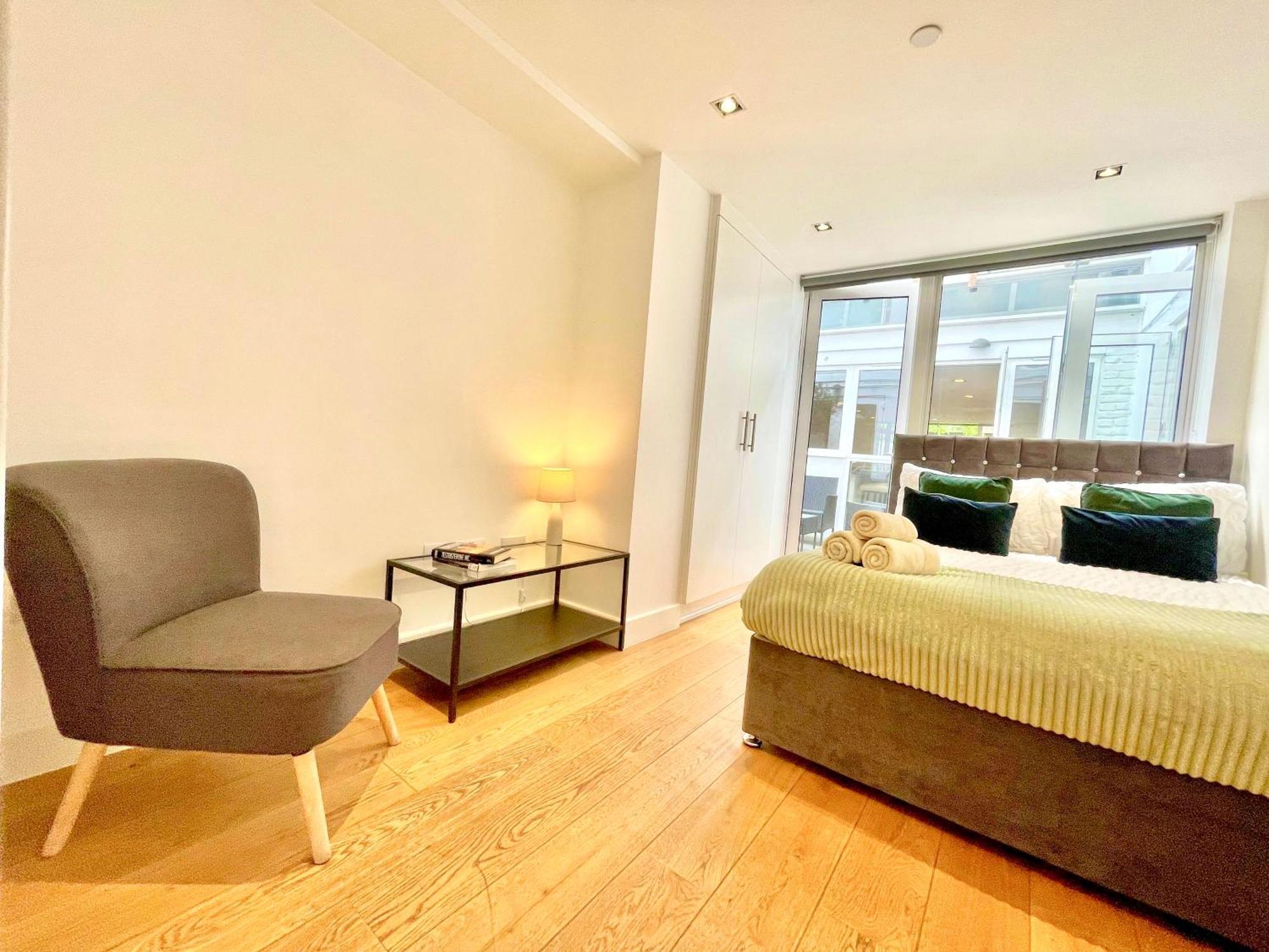 Spacious 3-bedroom Flat In Holloway With Unique Patio With Free Wi-fi London