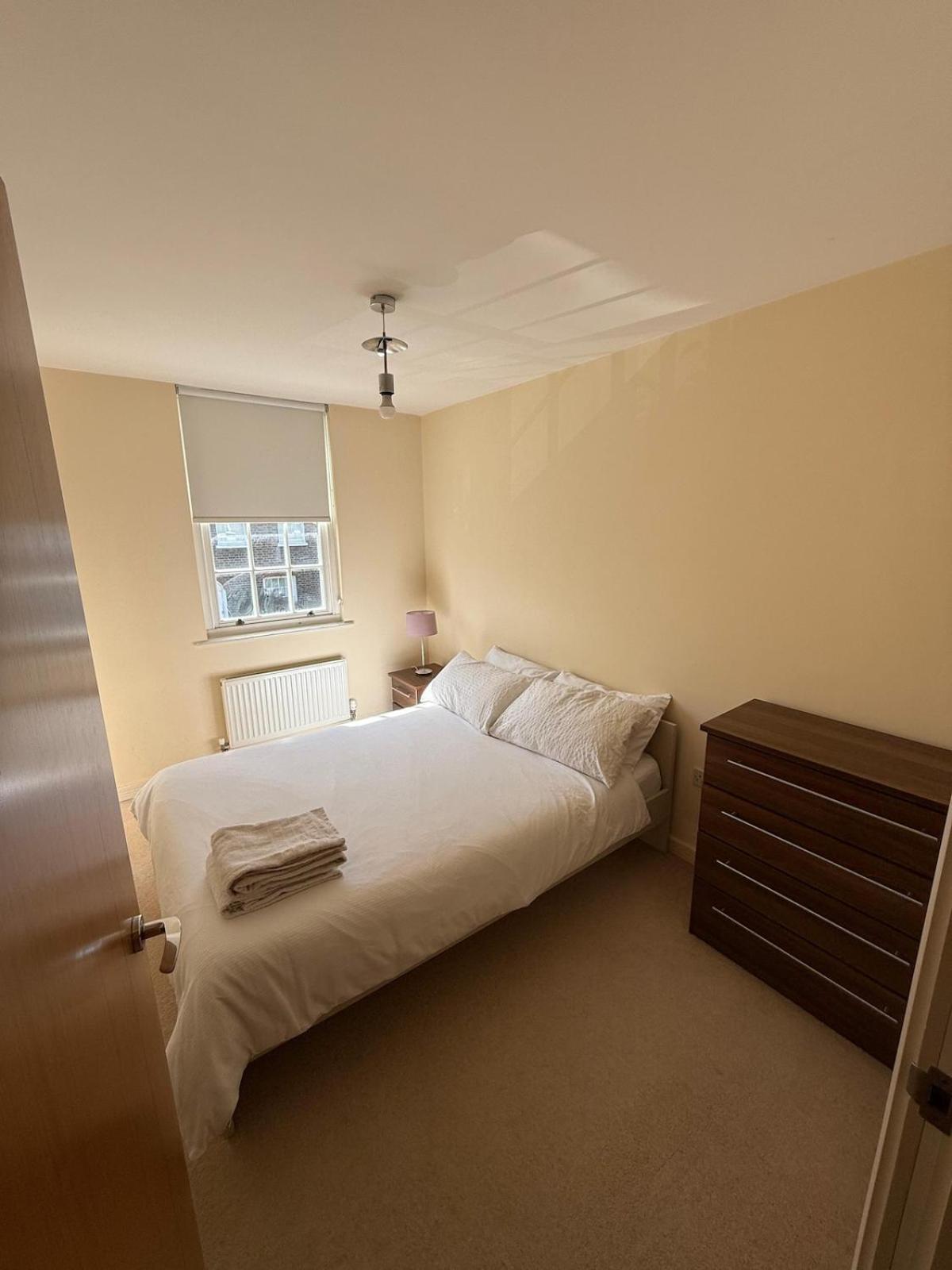 Apartment Amanah - Shepherd Bush Sleeps 8