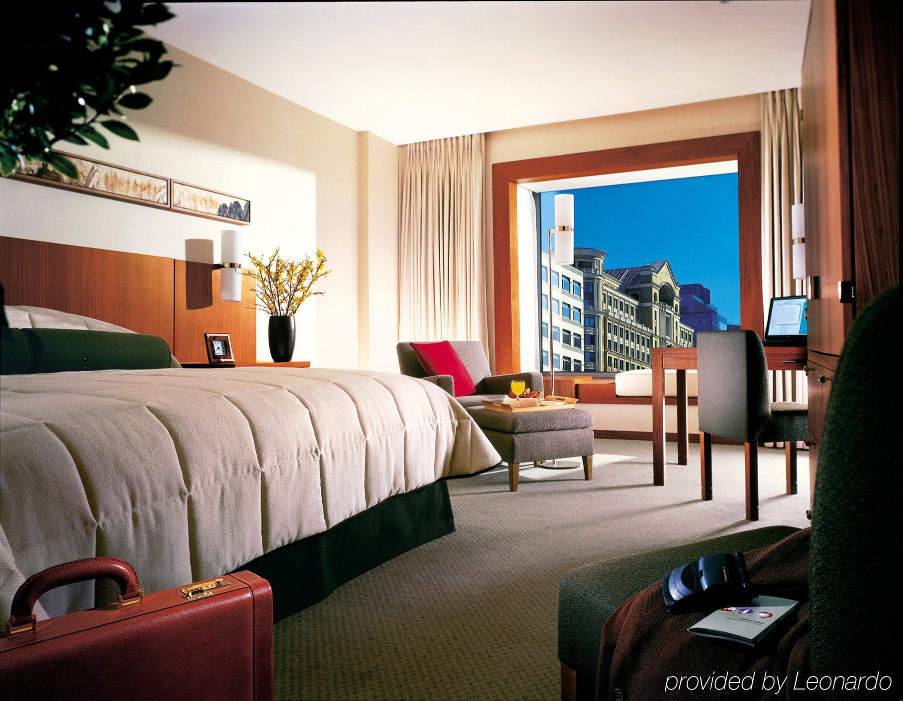 Hotel Canary Riverside Plaza 5*