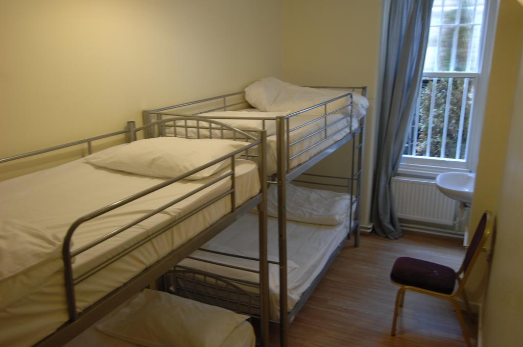 Barkston Earls Court