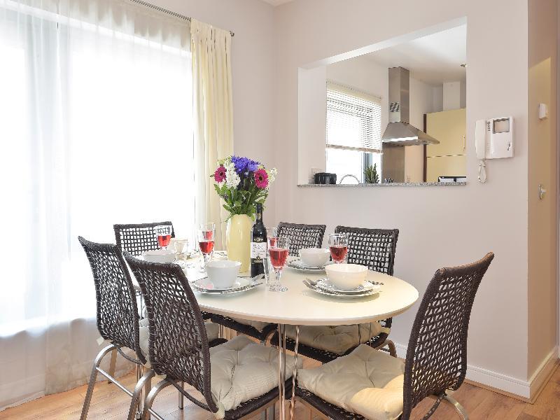Amber Nike Apartments 4* London