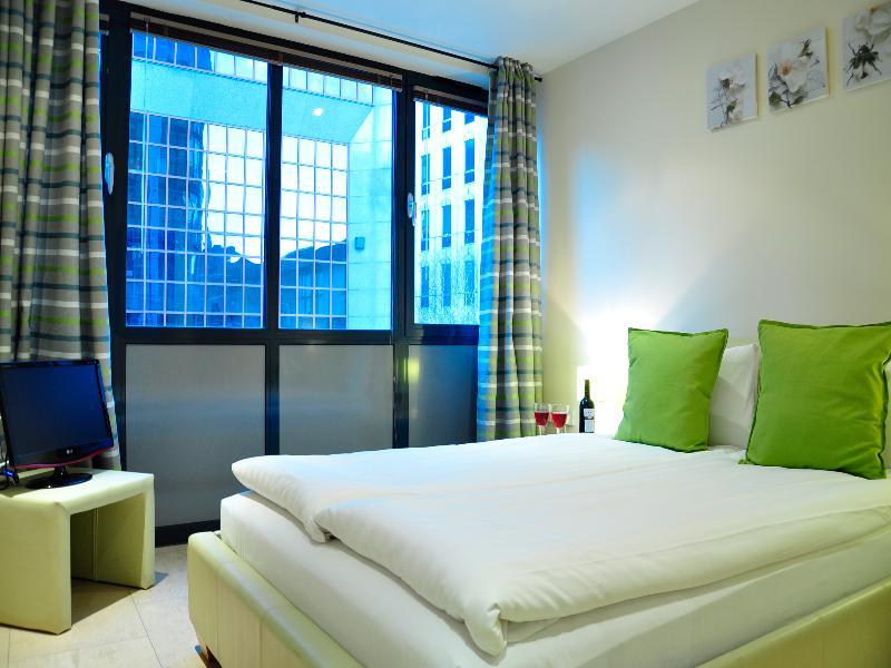 Hotel Amber Nike Apartments 4*