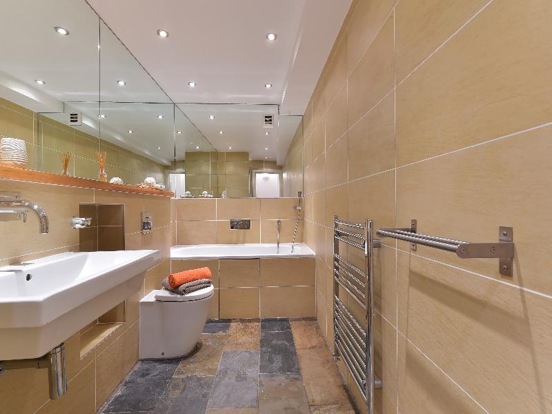 Amber Nike Apartments 4* London