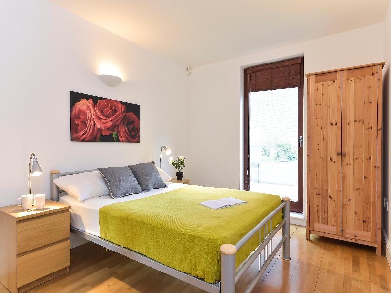 Amber Nike Apartments 4*
