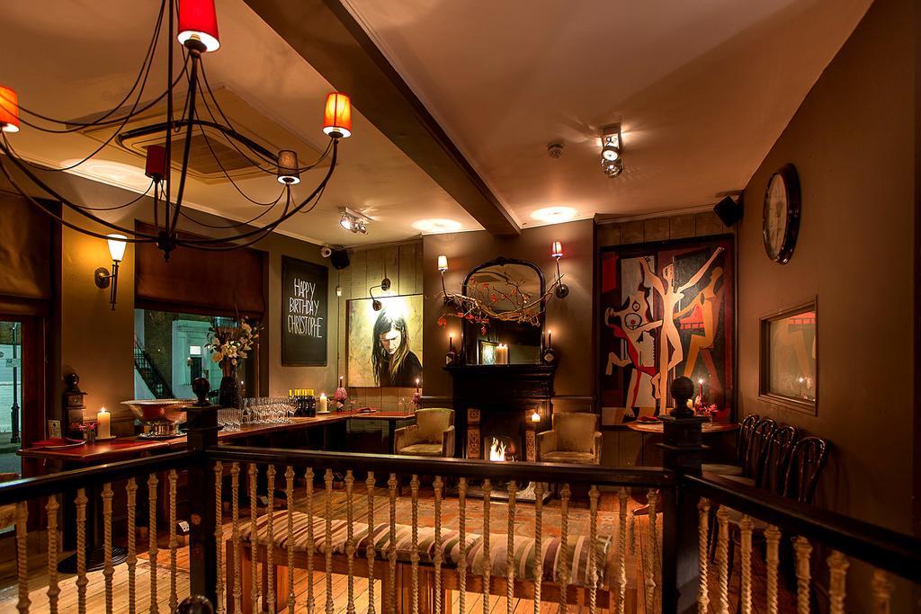 The Crown And Sceptre Londres