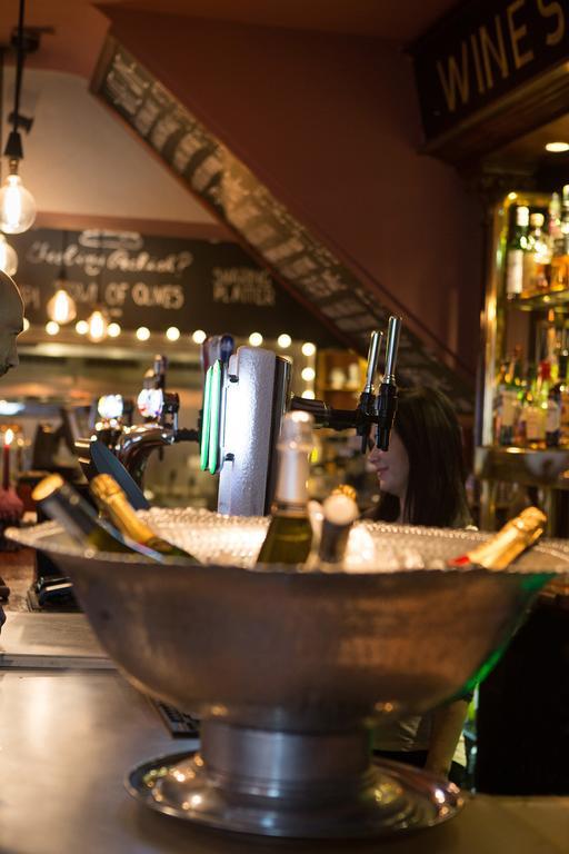 The Crown And Sceptre 4* Londres