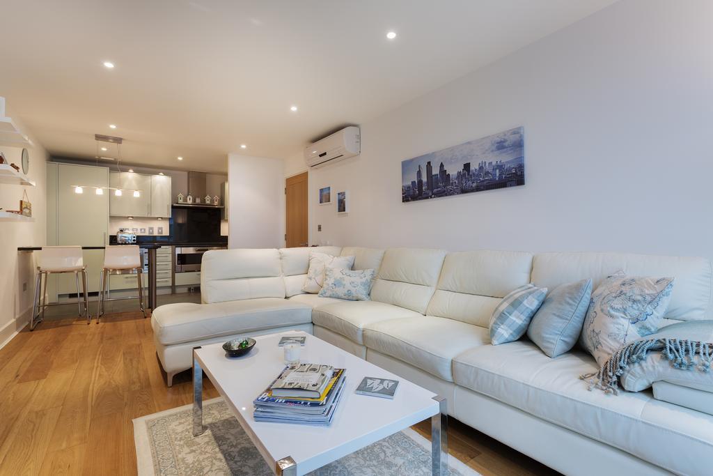Veeve - Modernist Wharf Apartment *