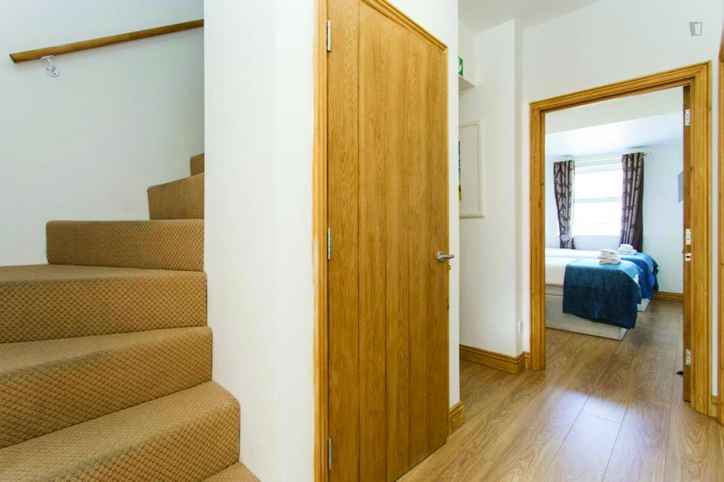 406 Harrow Maison d'hôtes 2*
