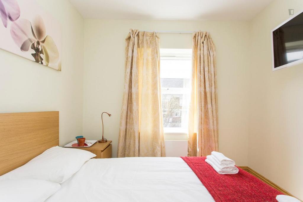 406 Harrow Maison d'hôtes 2*