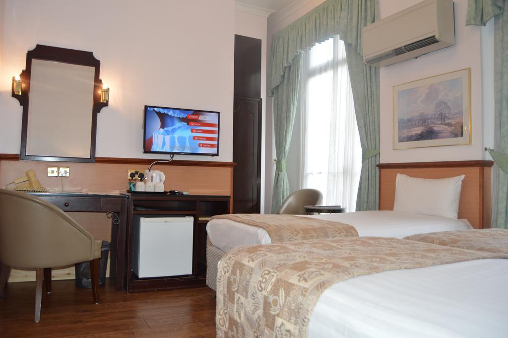 Hotel Holiday Villa Hotel 3*