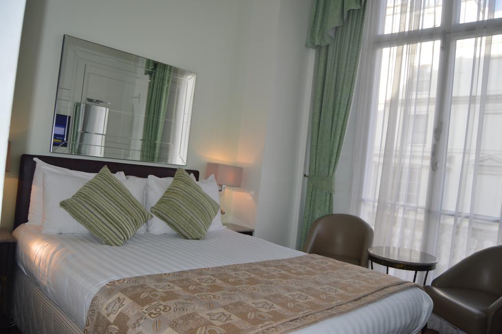 Hotel Holiday Villa Hotel