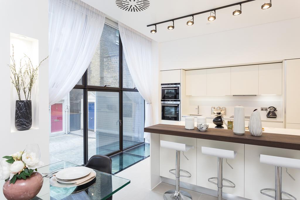 Urban Chic - Chiltern & Baker