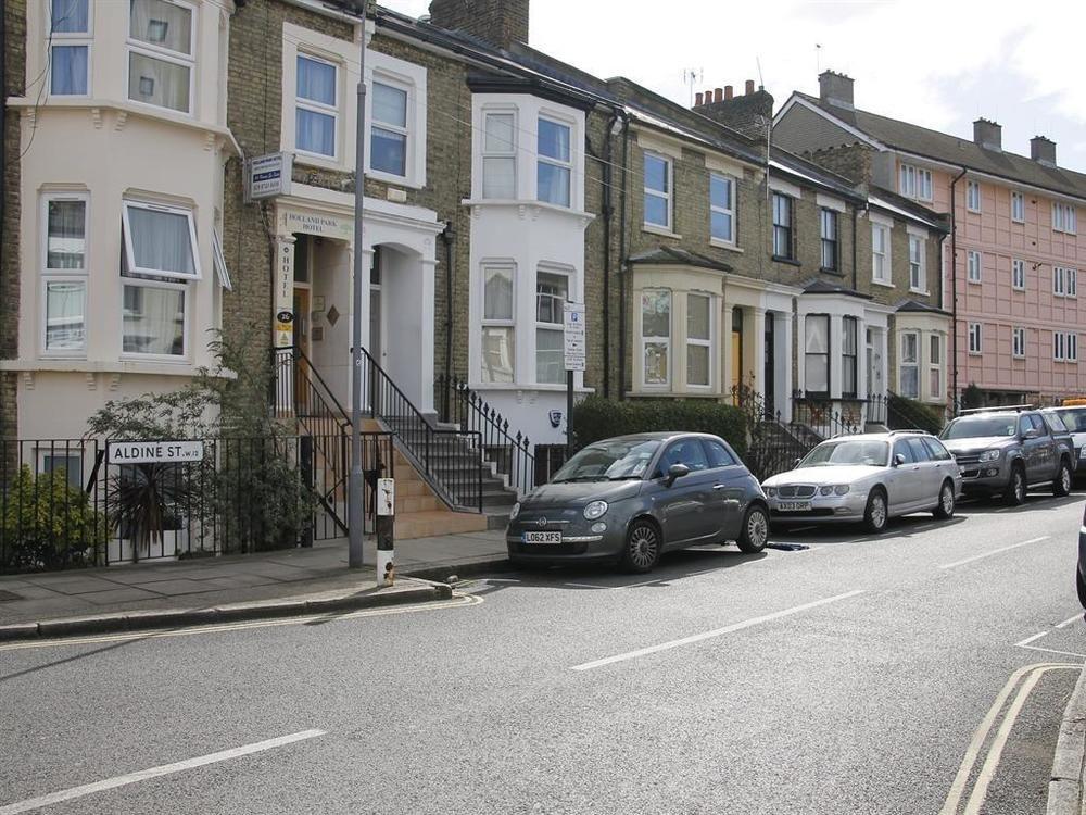Holland Park Grove