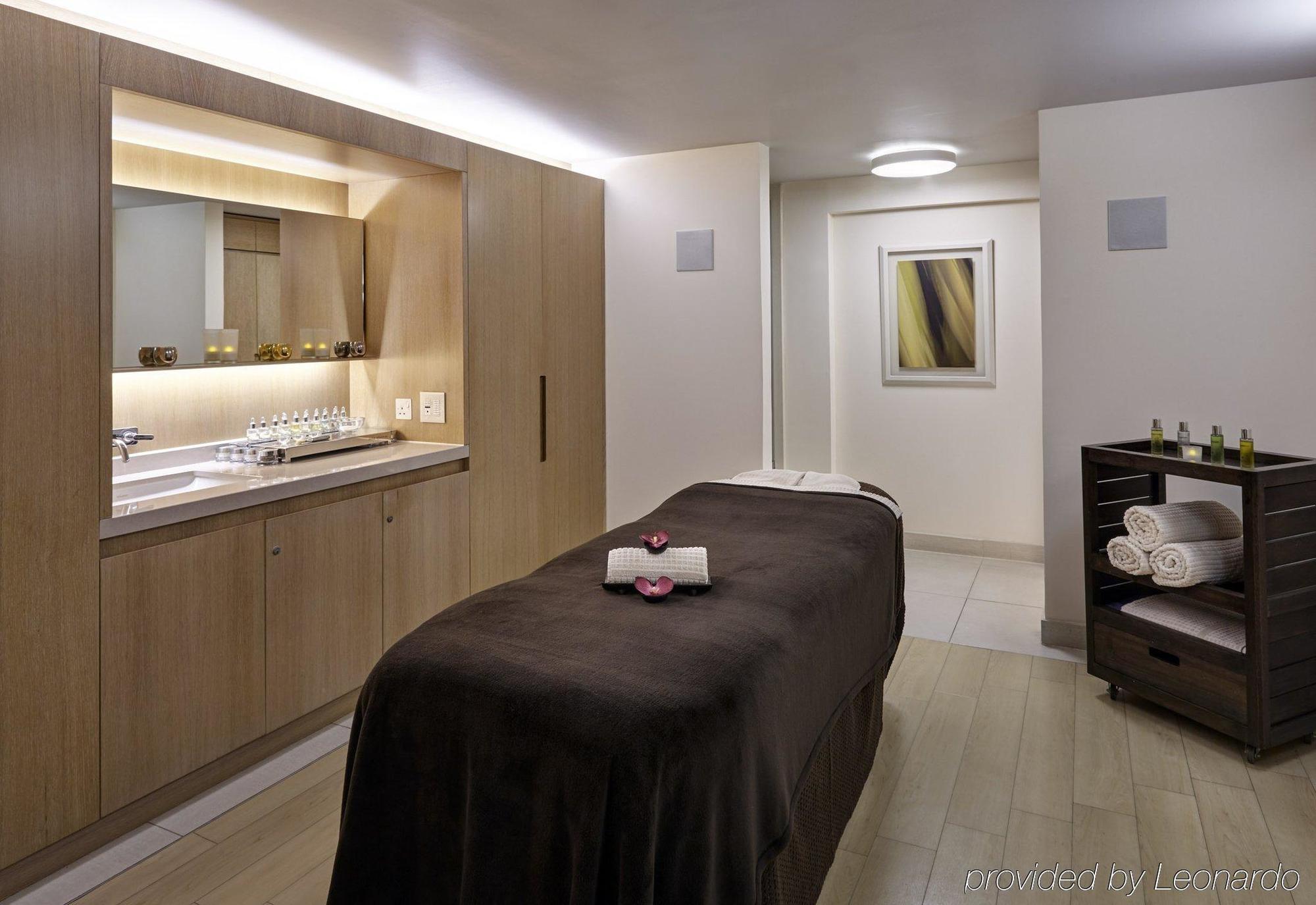 Crowne Plaza Battersea 4* Londen