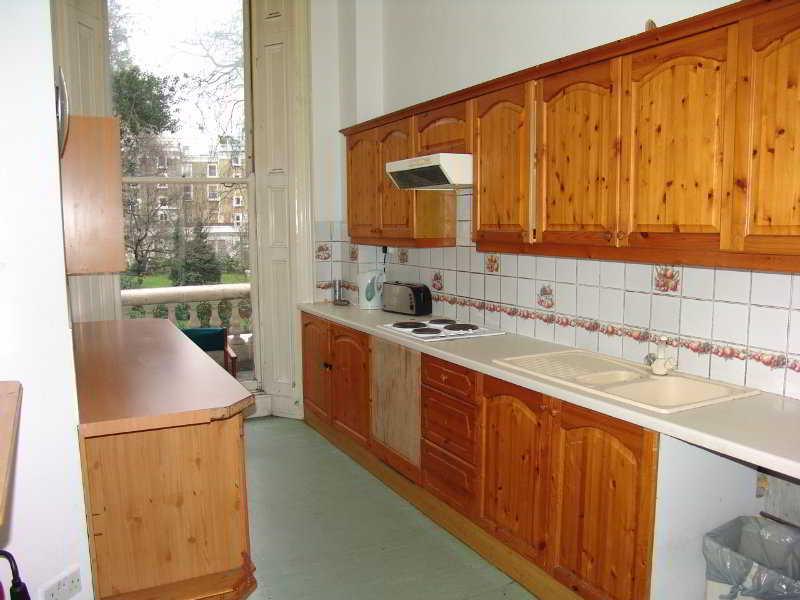 Barkston Earls Court * London