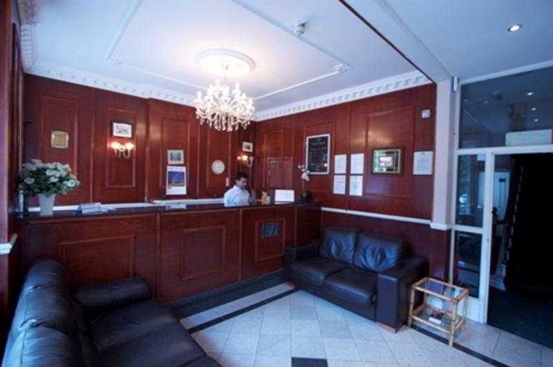 Camelot House Hotel