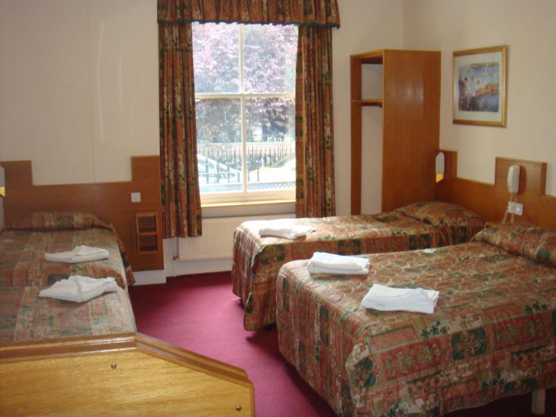 Berkeley Court Hotel 2*