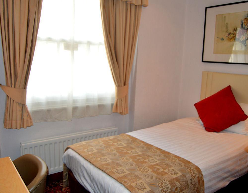 Holiday Villa Hotel 3* Londres
