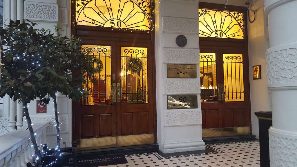 Commodore Hotel 3*