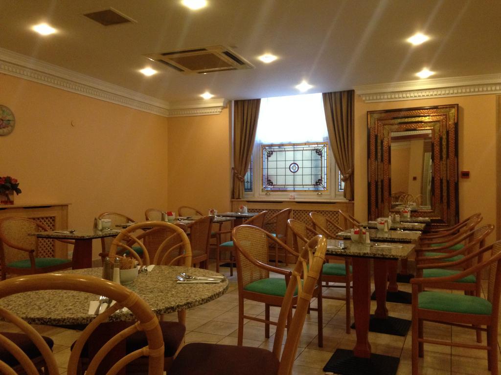 Hotel Troy 3*