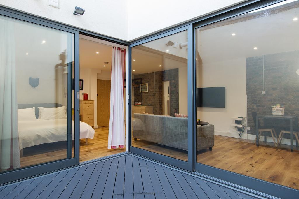 Crashpads Shoreditch Loft With Private Courtyard Londen
