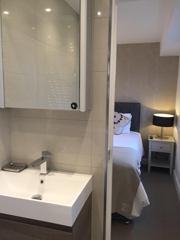 Modern 2 Bedroom Flat With Private Outdoor Terrace * Londres