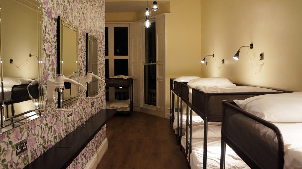 Hostel Barkston Earls Court London
