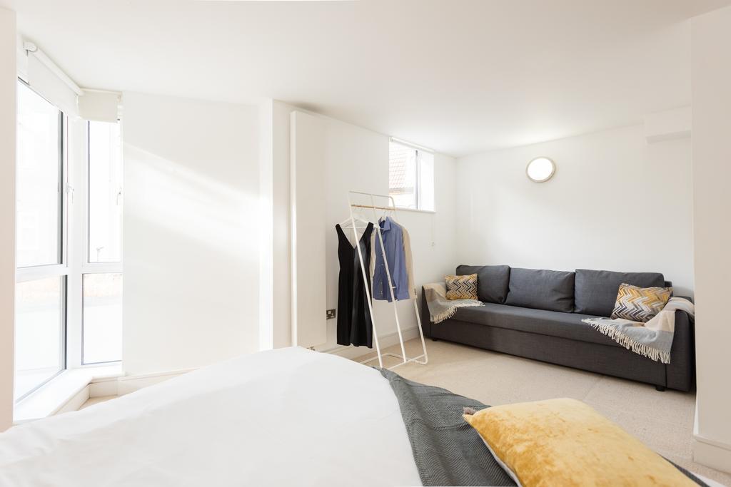 Creed 3 Bed Bridge House Londres