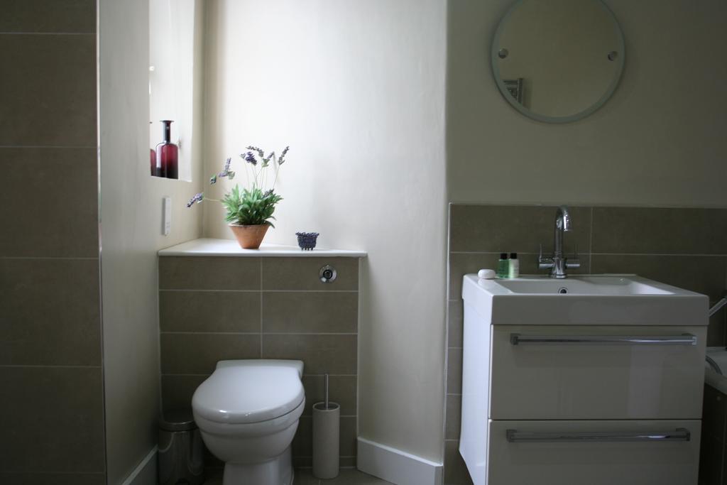Light And Airy Tooting Bec Ferienhaus