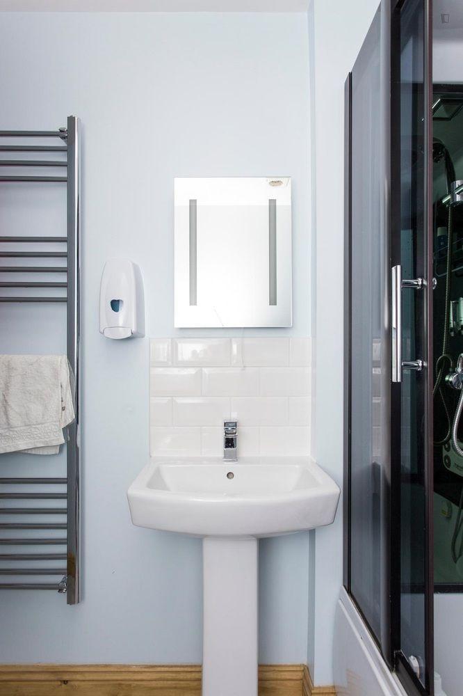 406 Harrow Maison d'hôtes 2*