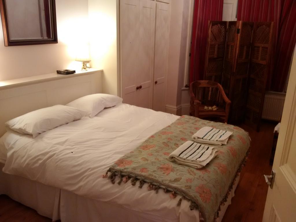 Appartement Luxury Holland Park, Sleeps 2, Free S'fast Wifi *