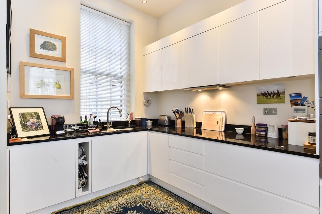 Joivy Elegant 3 Bed With Rooftop Terrace In Pimlico Appartement Londen