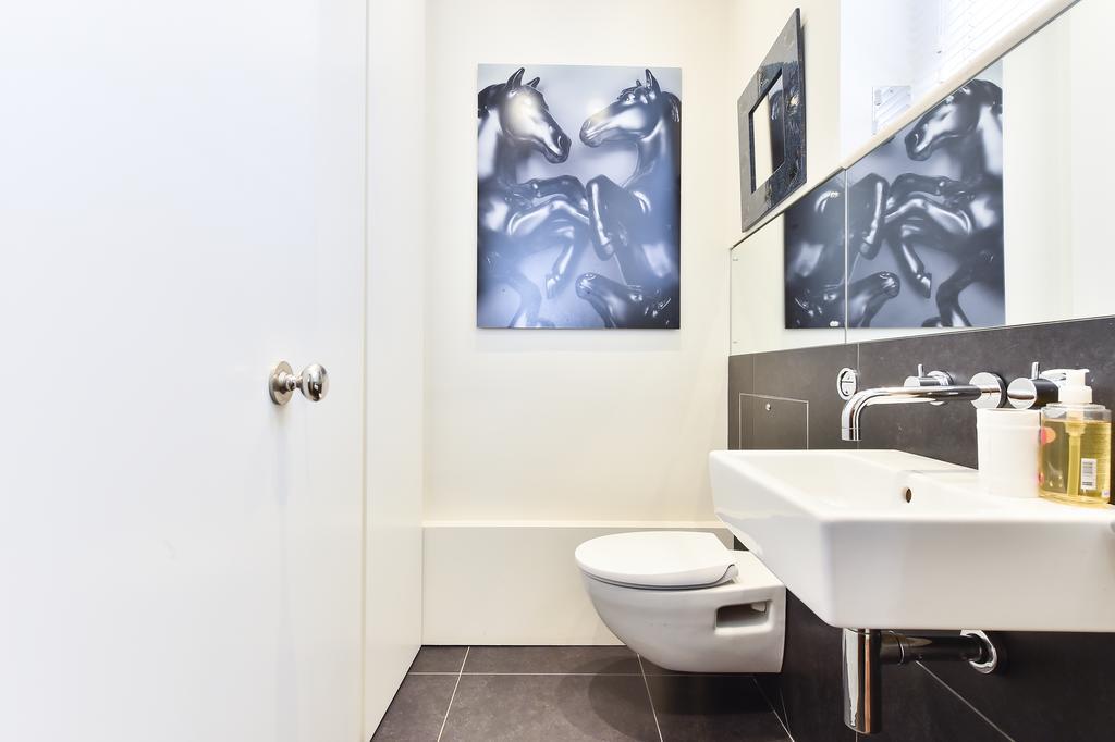 Joivy Elegant 3 Bed With Rooftop Terrace In Pimlico * Londen