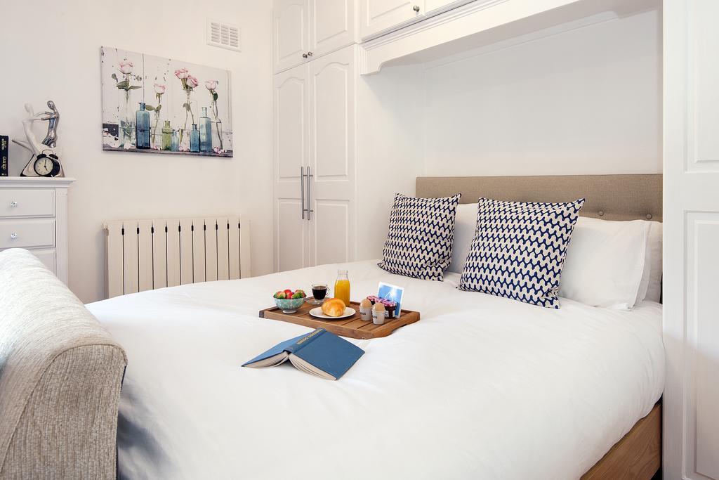 The Cromwell Road Sherborne Court * London