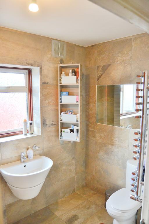 Superb Double Bedroom Accommodatie bij particulieren Londen