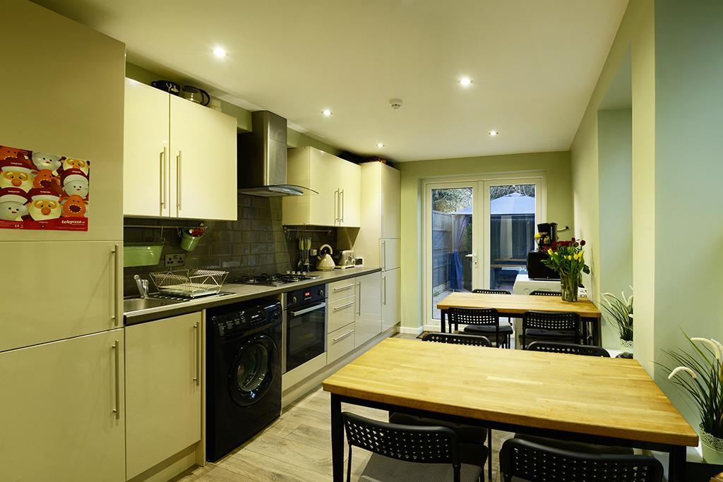 Devon House 3*