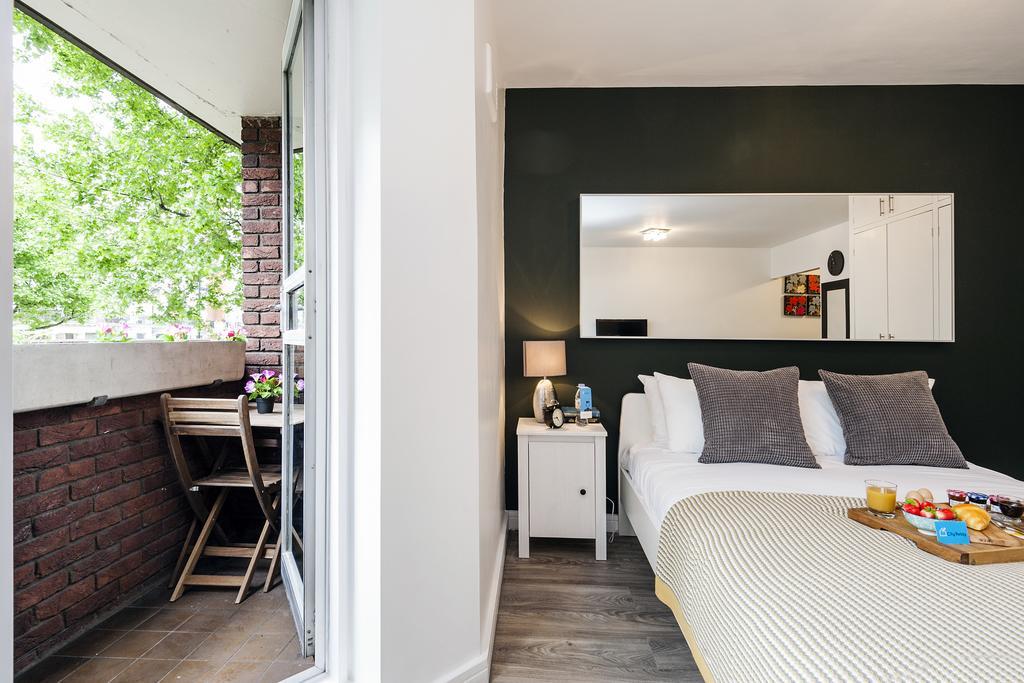 The Cromwell Road Sherborne Court * Londen