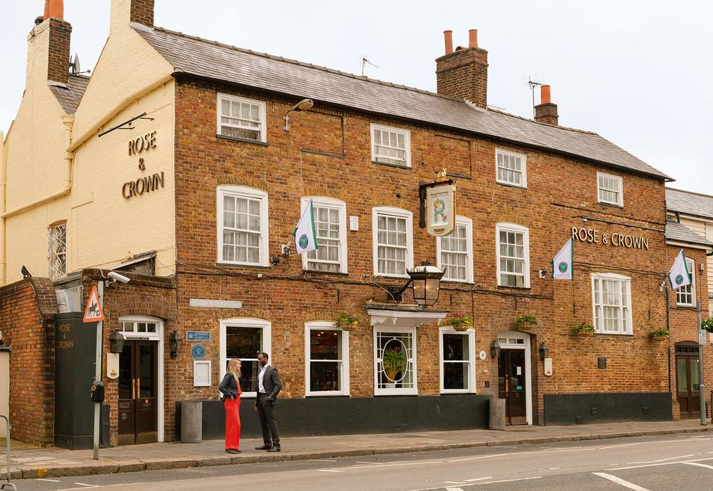 Pensão Rose And Crown Hotel 3*