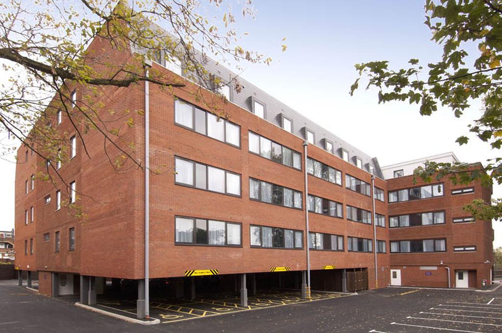 Premier Hanger Lane Hotel Londen