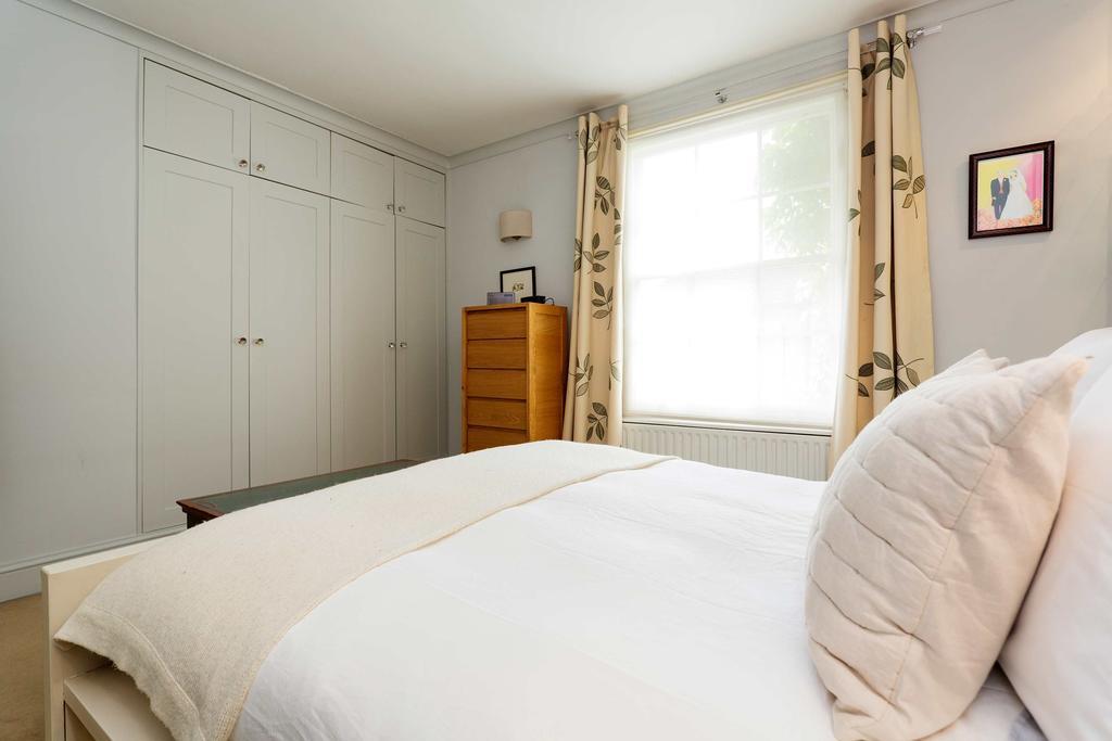 Veeve - Clapham Garden *