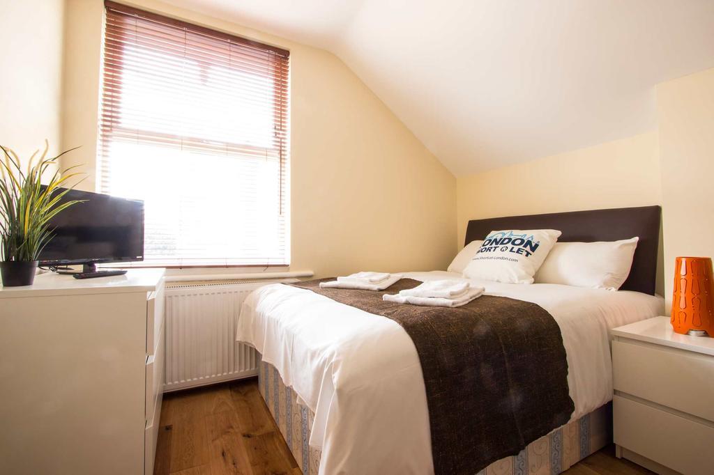 Private Willesden Green * Londres