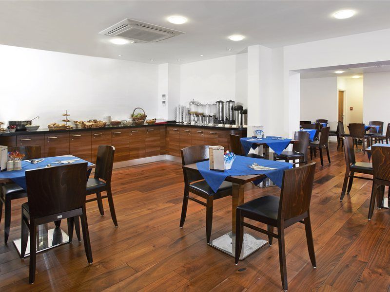 Ambassadors Hotel 3*