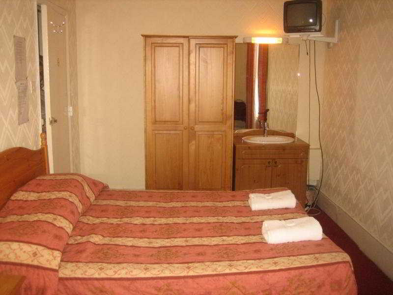 Ravna Gora 3* Londres