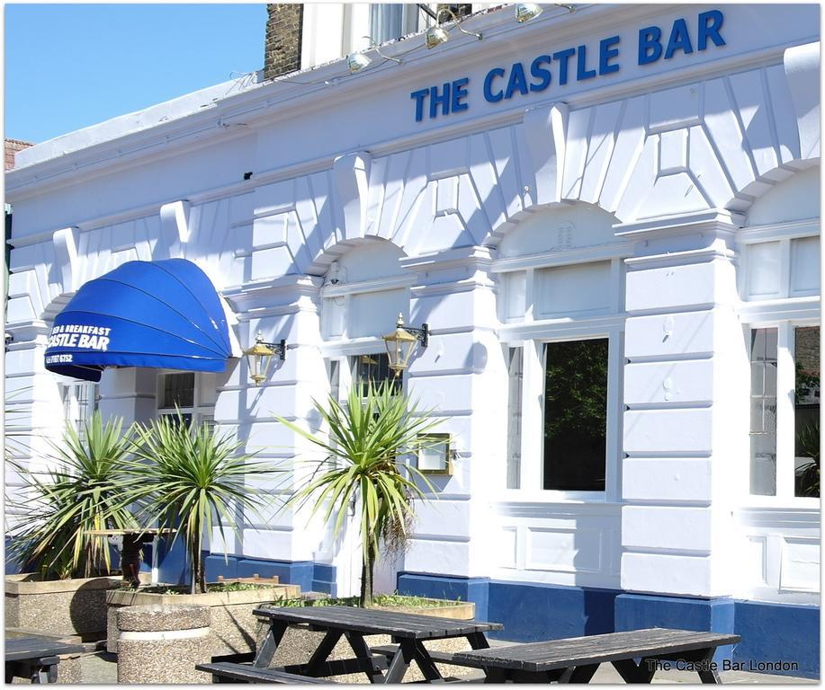 The Castle Bar Couette-café