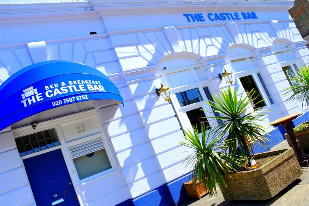 The Castle Bar Couette-café 2*
