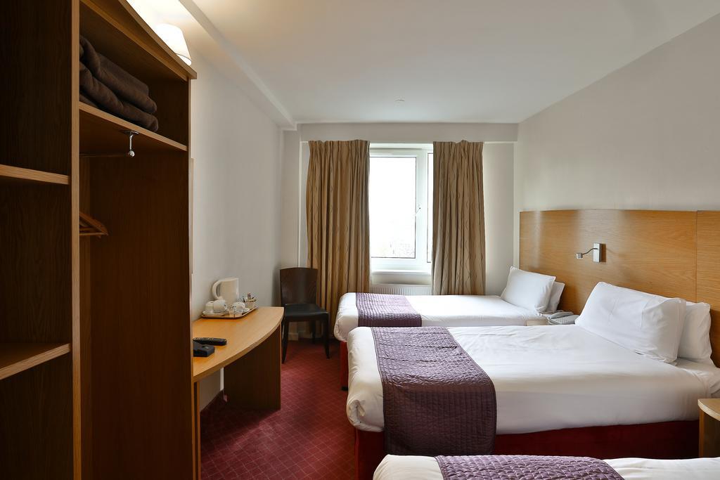 Hotel Ambassadors